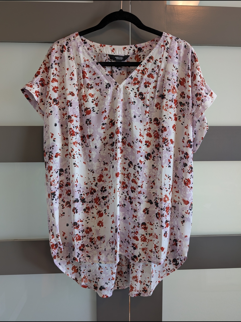 Simply Vera Vera Wang White Floral V-Neck Blouse with Rust and Plum Accents